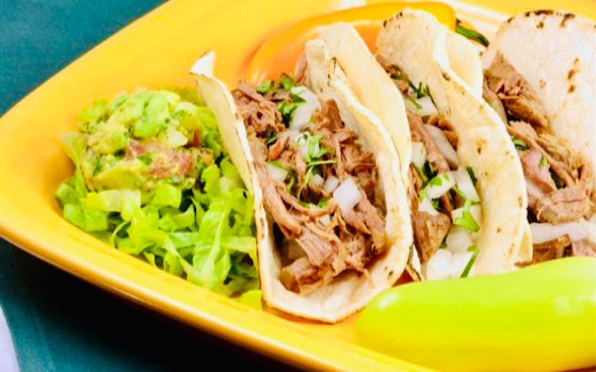 Фото: Говядина с какао, корицей и тортильей irkdelikates.ru