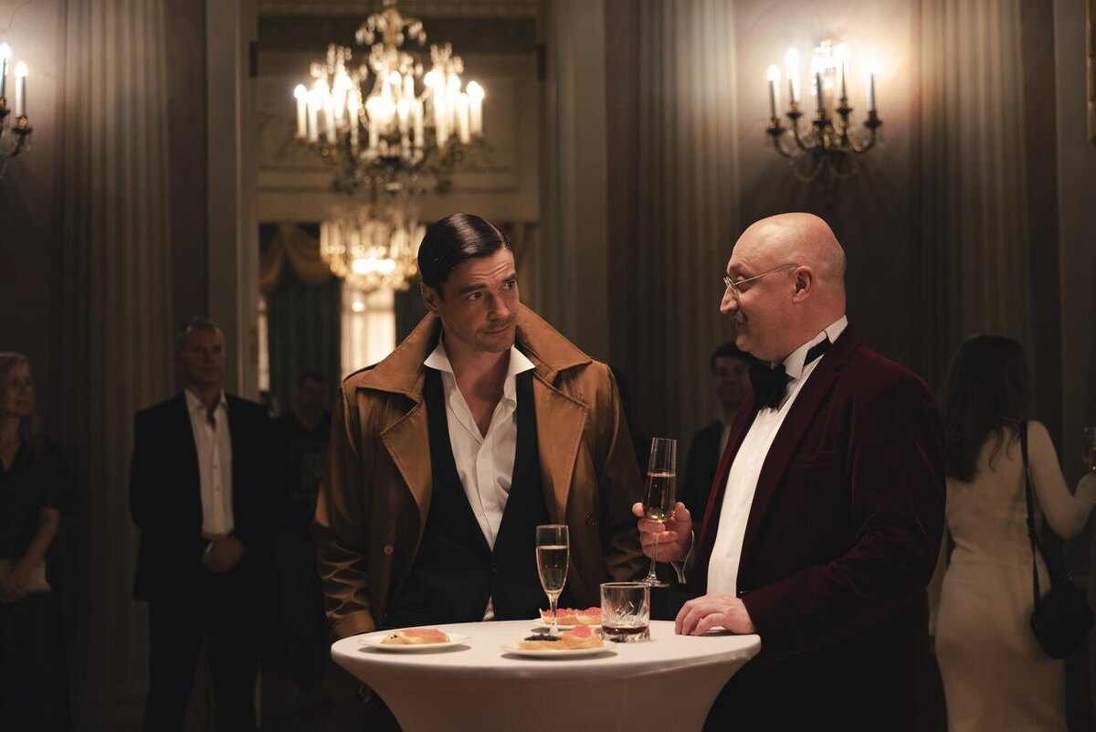    «Чужие деньги», реж. Игорь Твердохлебов Иви / START