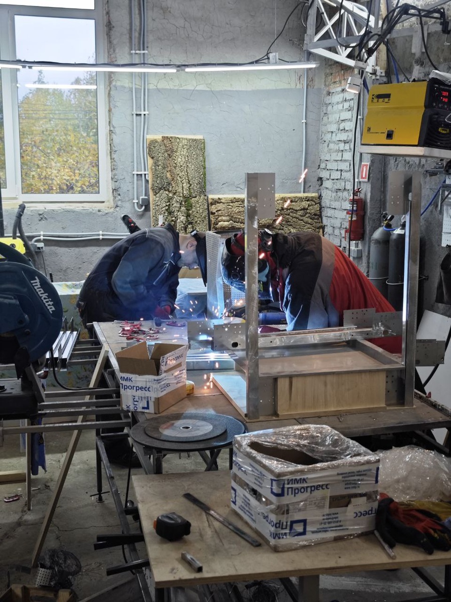 Производтвенный процесс сборки новых прототипов корпусов