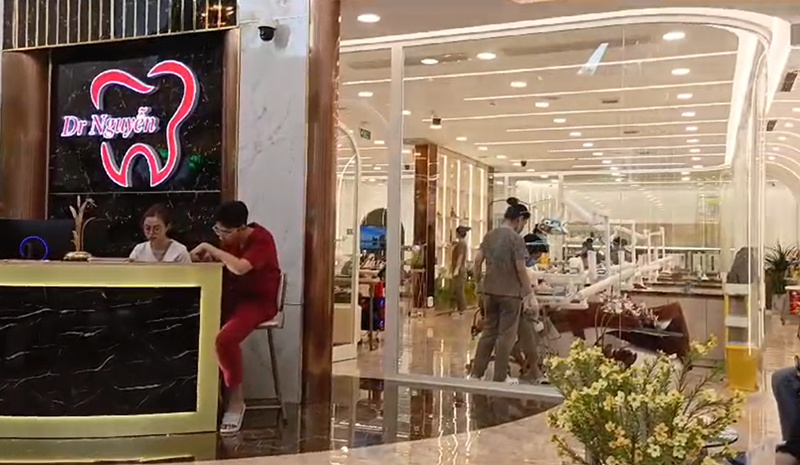 Стоматологическая клиника в Нячанге, Вьетнам. Фото автора