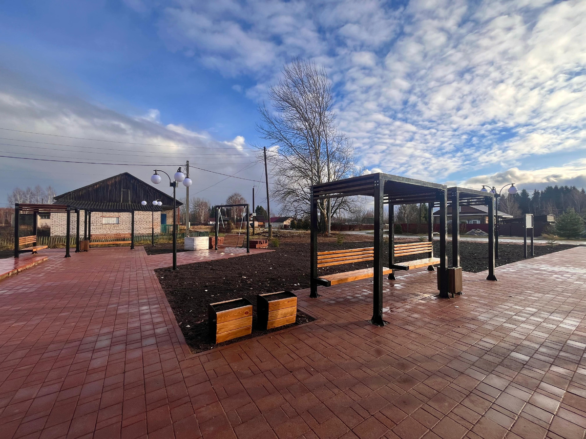 Урны и перголы Уличная мебель.ру, установленные в с. Рождественное