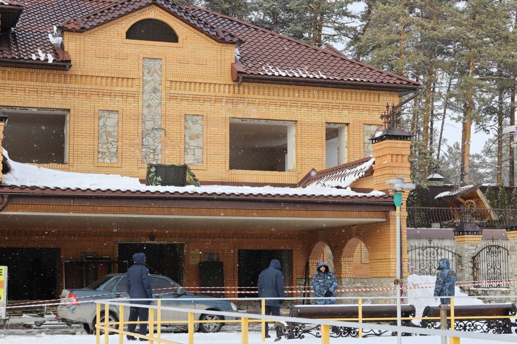     В Бийске на АБ приступили к демонтажу двухэтажного здания.Сергей Кулыгин, "БР"