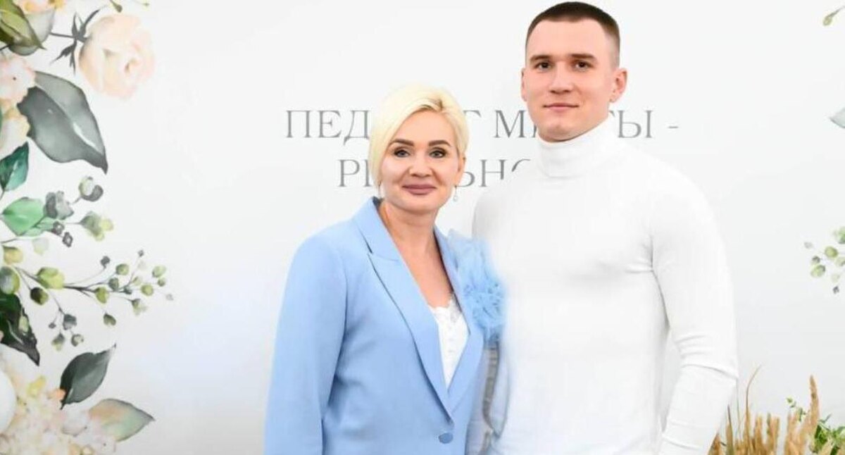 Фото: соцсети Данила Мальченко. На фото он с замглавы Тимашевского района Еленой Мальченко