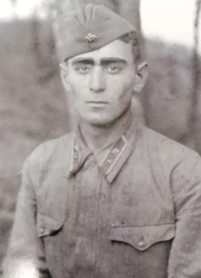 Григорий Дибижев на фронте