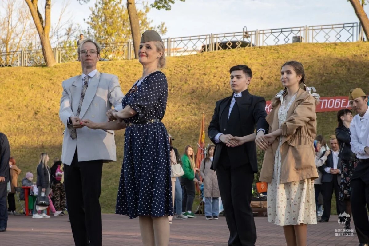    Стартовала регистрация пар на Бал Победы в Пскове