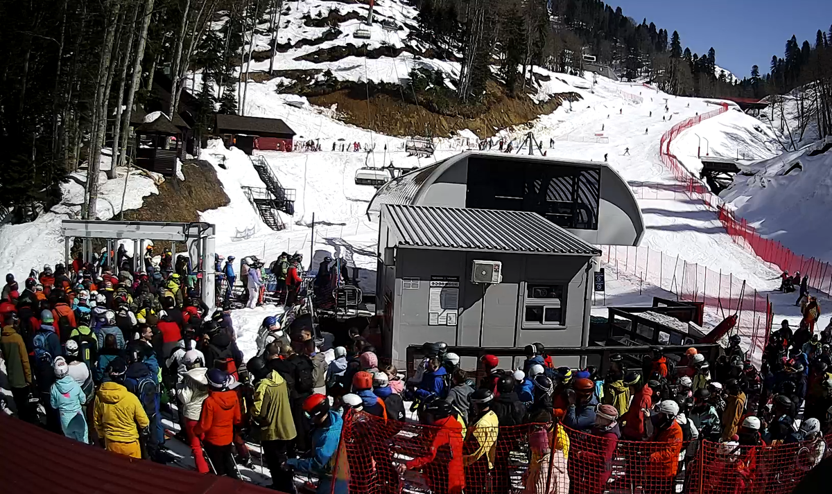 Очередь на канатную дорогу 