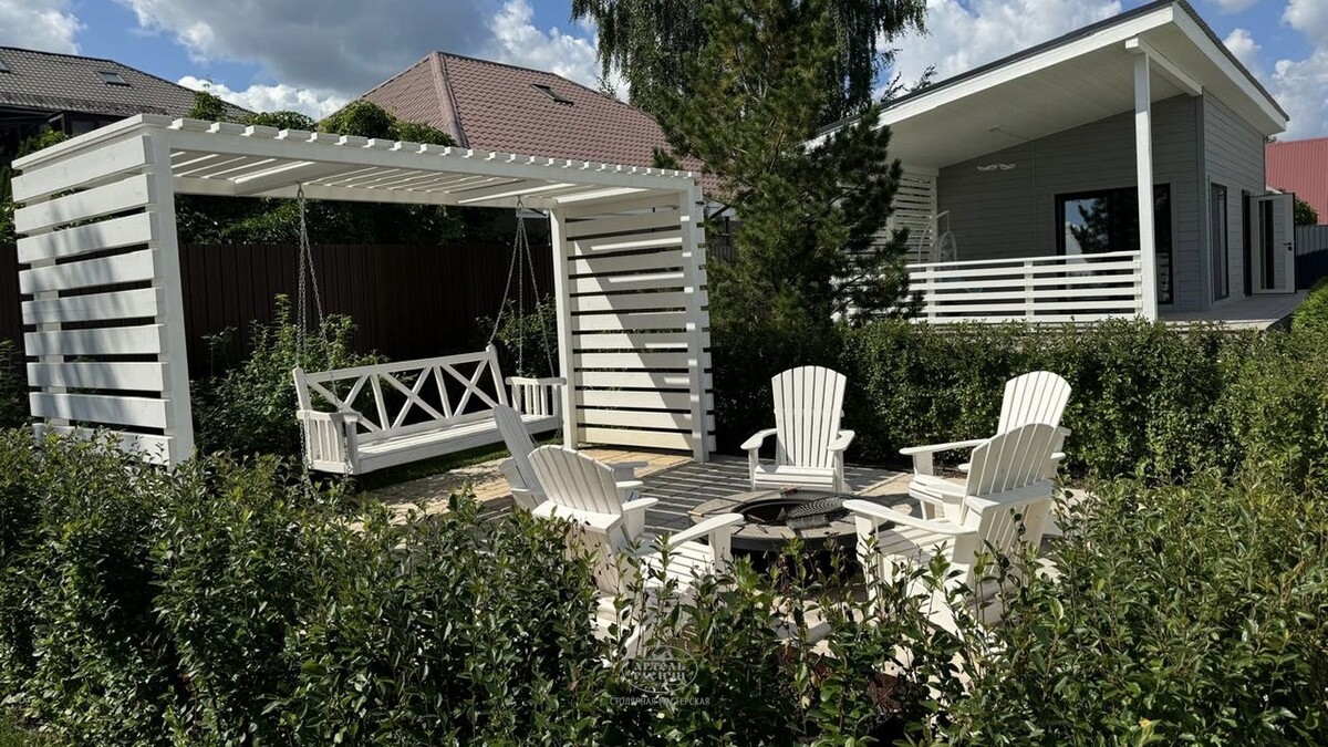 Мебель из массива дерева: садовые качели, кресла Адирондак. Производство "Артели "Русичи"