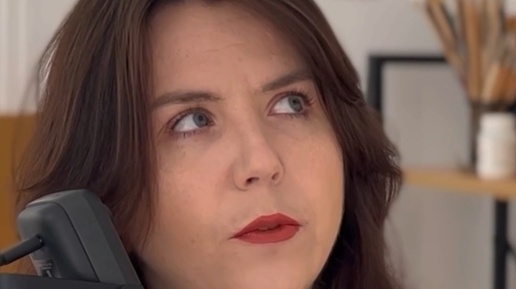 Очи дивочи винницкие лига смеха. Песня в ютубе алиса. Алиса ии. Алиса группа 2000. Кинчев в шортах на сцене видеоклип.