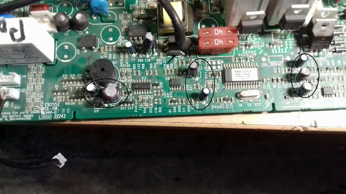 Конденсаторы, которые надо менять.