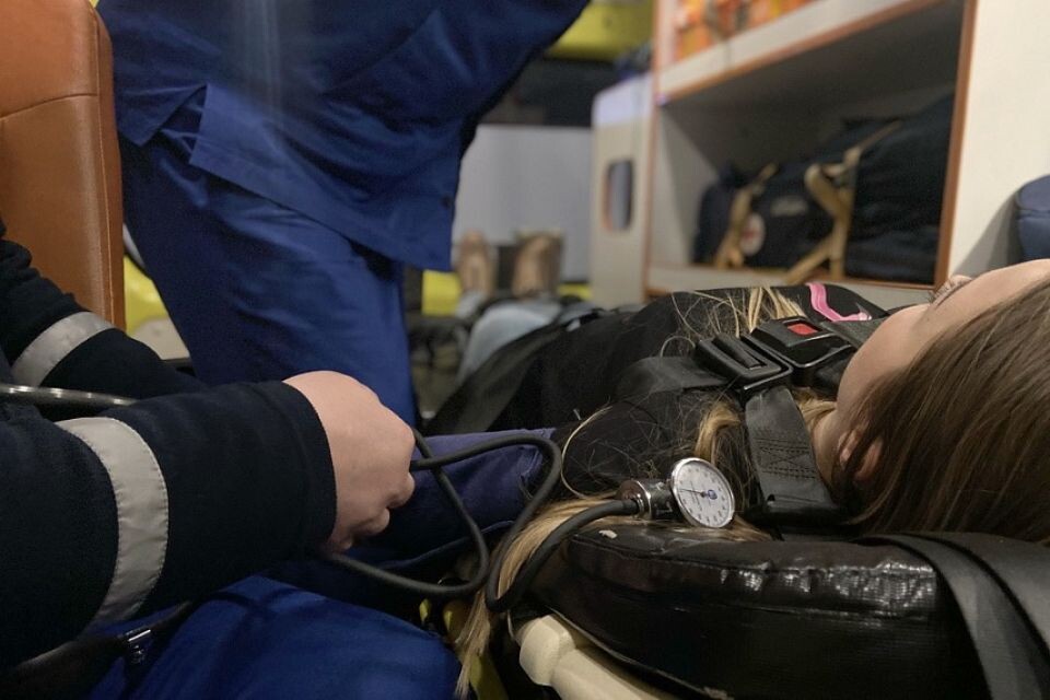    Скорая помощь. Врач. Пациент. Источник: Минздрав Алтайского края