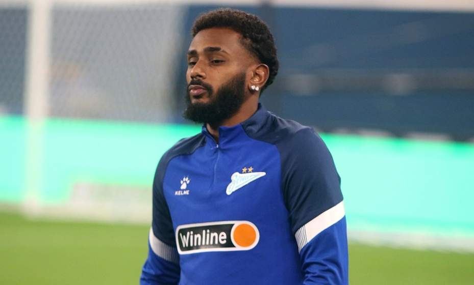 Просто светится счастьем.