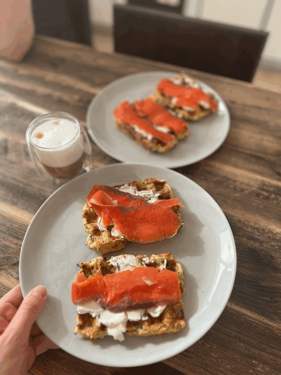 Как вы понимаете, соленой рыбкой я иногда балуюсь)