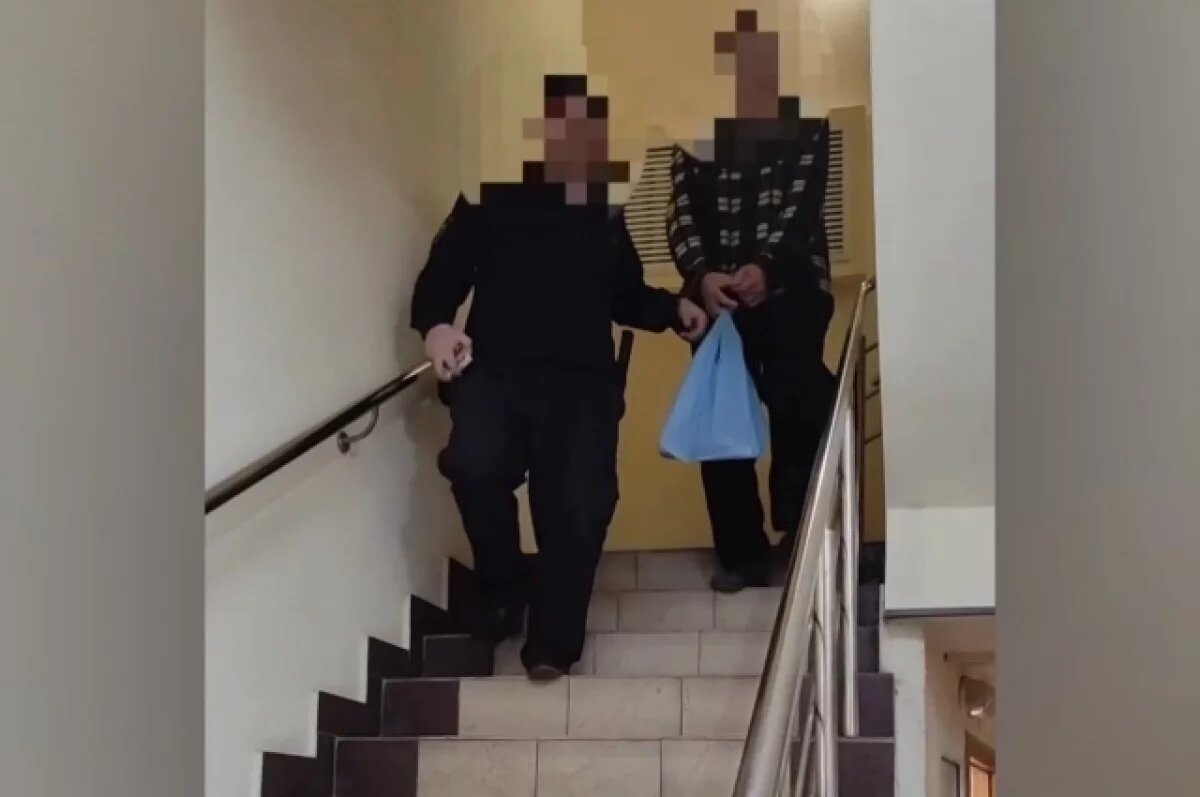    Отчима осудили.