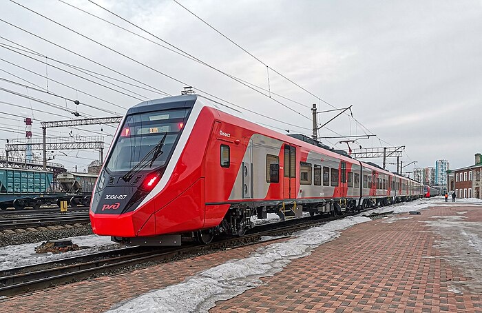 ЭС104-017 в депо на ст. Екатеринбург-Пассажирский. Фото из интернета
