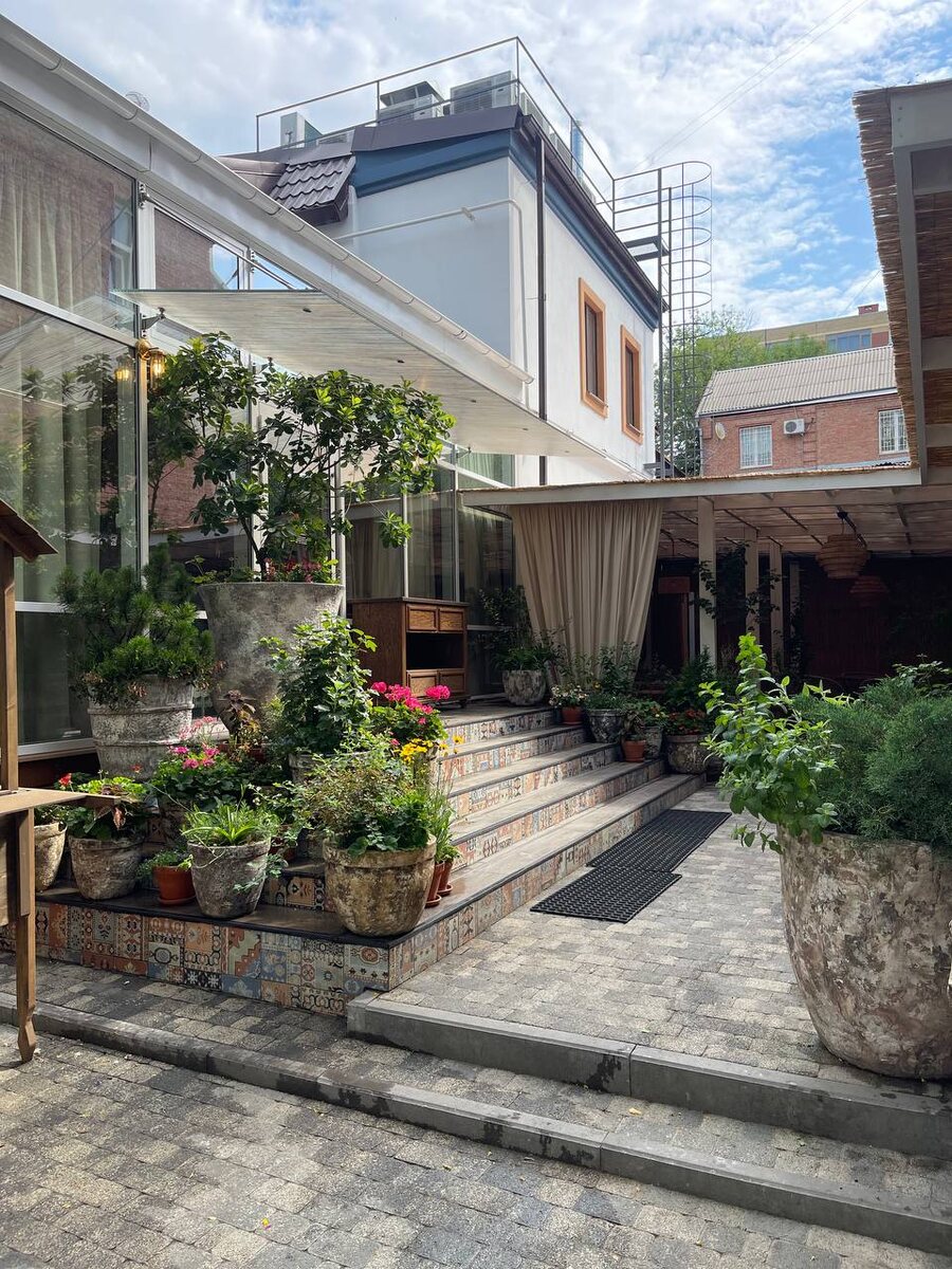 Фото автора. Вазоны Avazon studio Дизайнерские бетонные вазоны