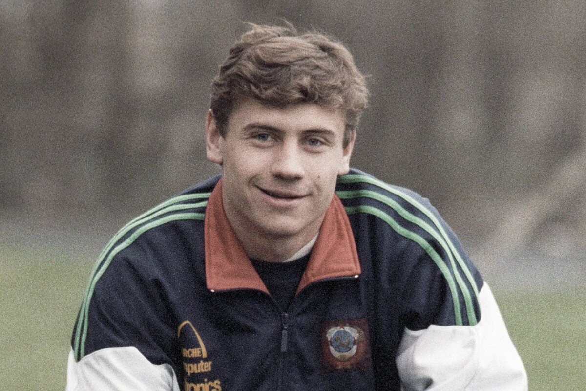 С ранних лет Андрей полюбил футбол.