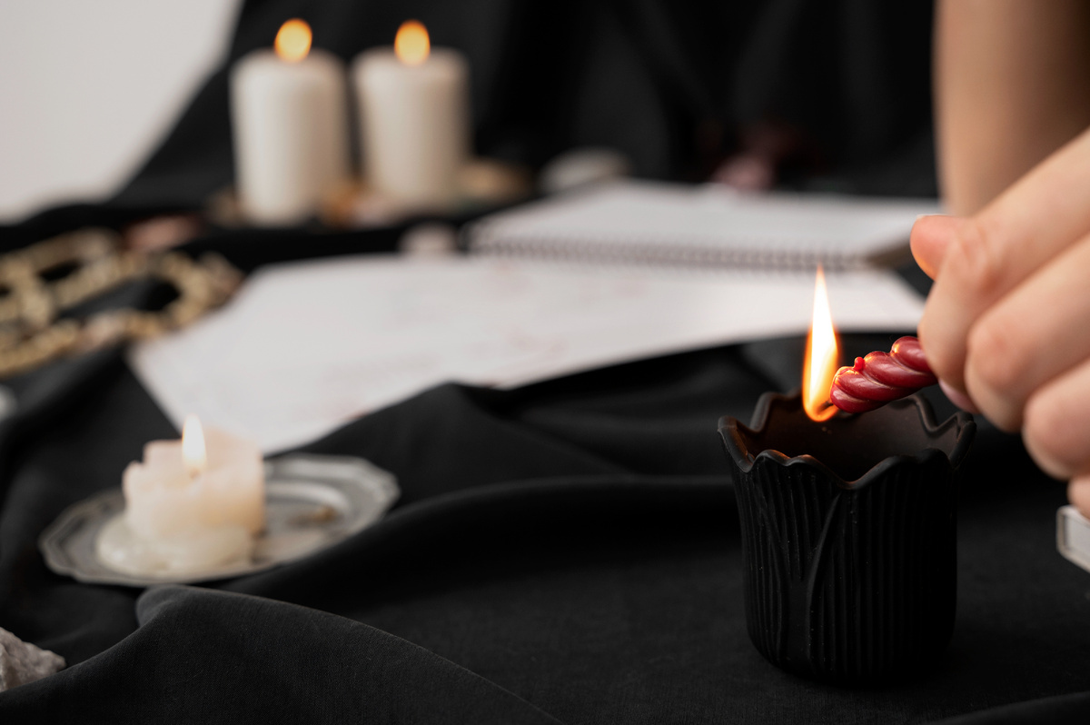 Привороты, отвороты - плод нашего воображения или правда могут влиять на отношения, вернее, их отсутствие. Источник фото: freepik.com