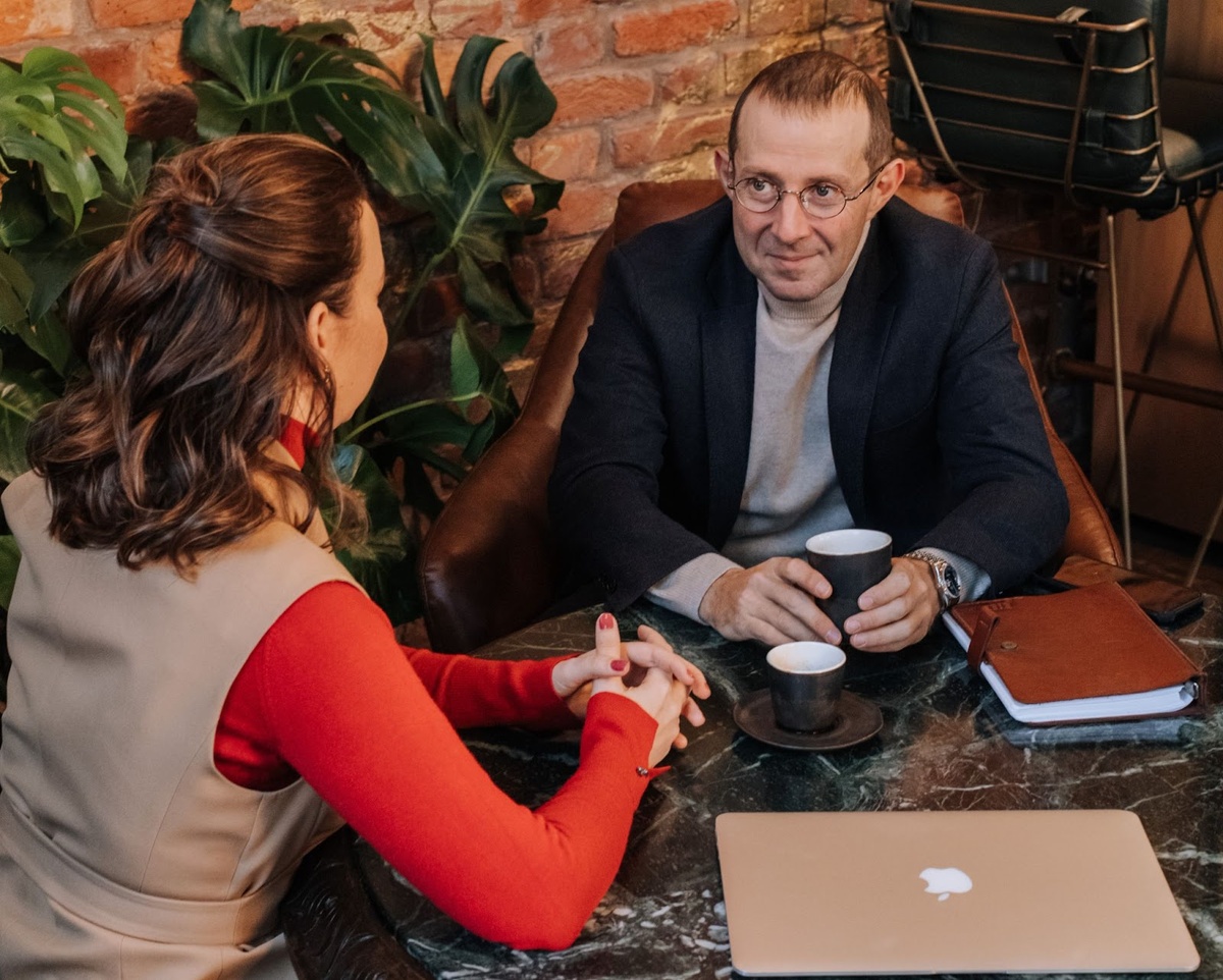 Формула любых продаж простая — это переговоры плюс маркетинг. Важно учитывать оба фактора, чтобы не терять клиентов. Фото © Игорь Рызов