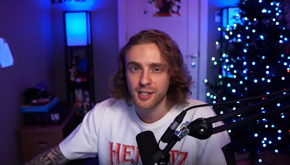    Исполнитель отметил, что сейчас молодежь стала намного злее к друг другу