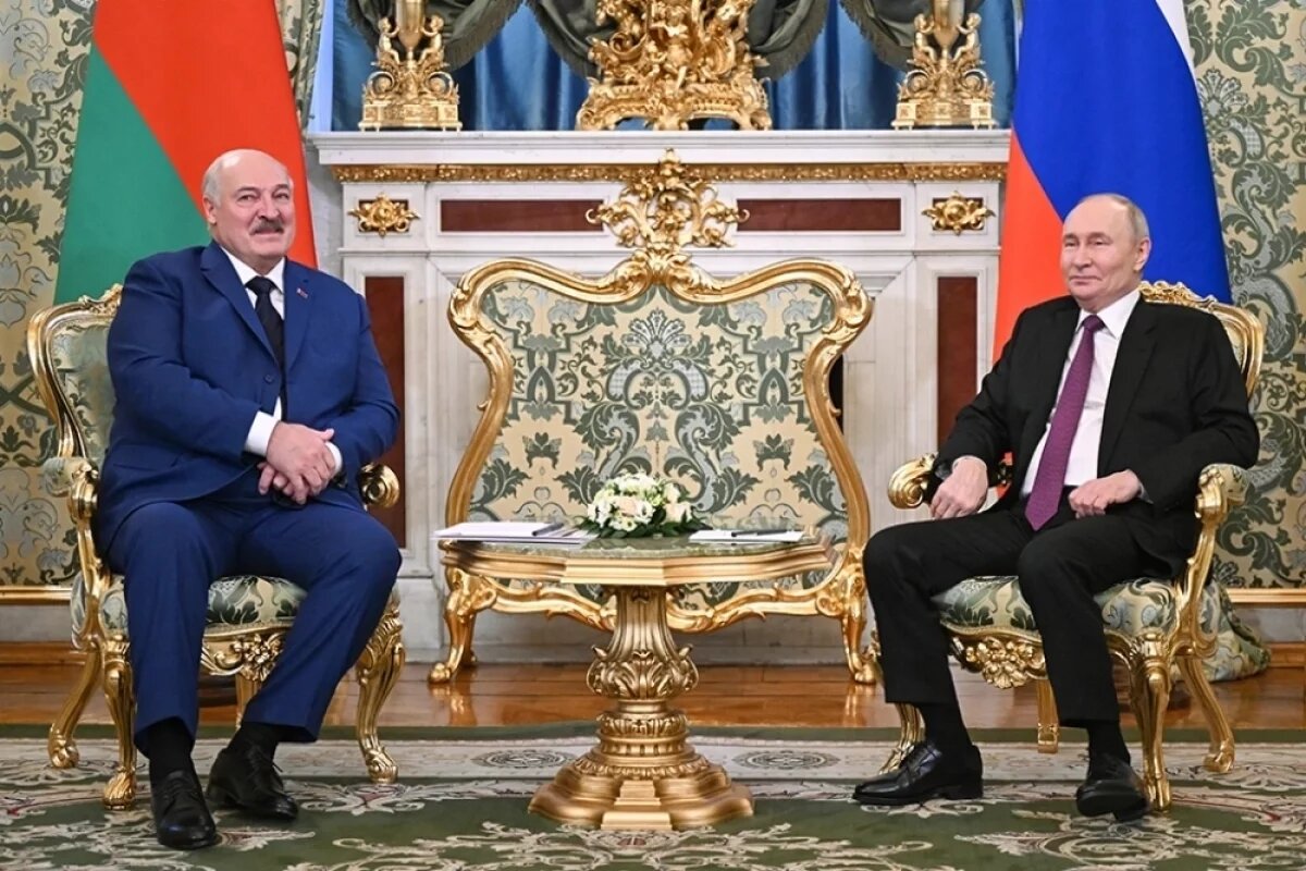    Президент РФ Владимир Путин и президент Белоруссии Александр Лукашенко во время встречи, 13 марта 2025 год.