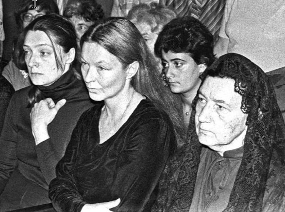 Людмила Абрамова, Марина Влади и Нина Максимовна провожают в последний путь Владимира Высоцкого