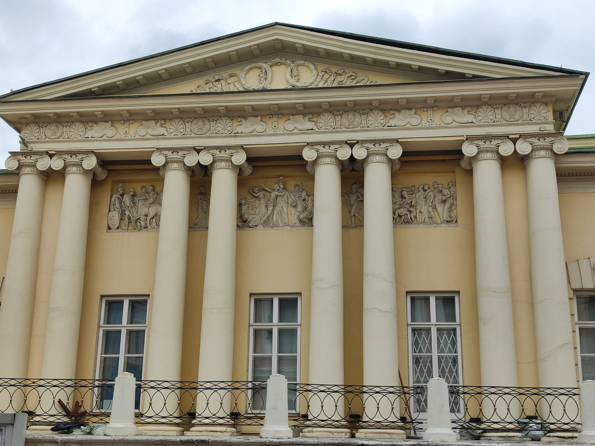 Пушкинский музей на Пречистенке