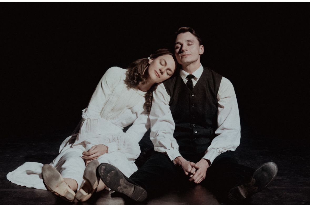 Фотография спектакля из интернета 