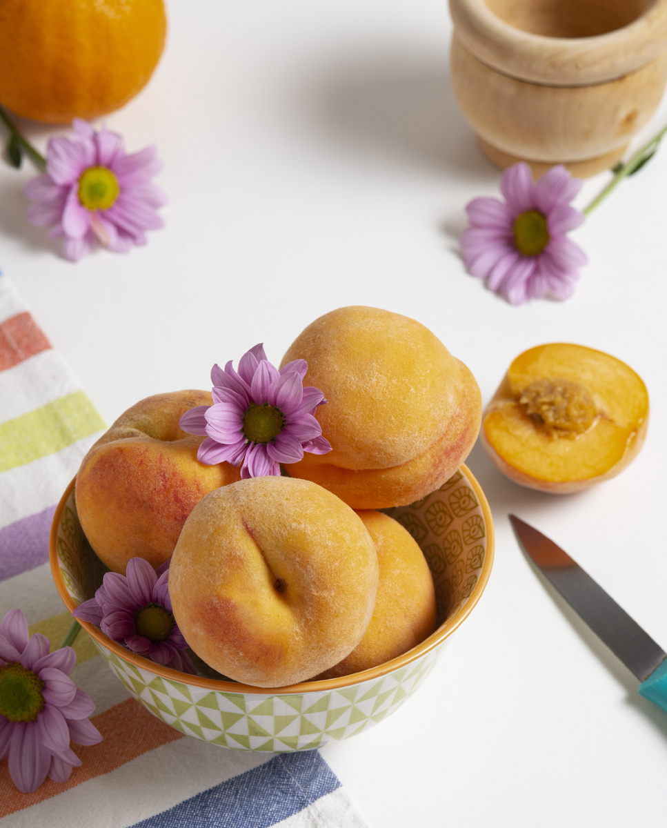 Персики с freepik.com