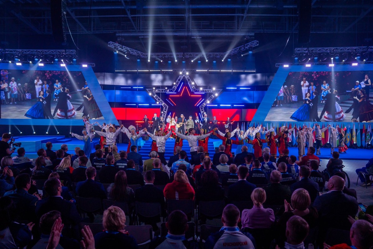    В Ханты-Мансийске началась торжественная церемония открытия Кубка защитников Отечества по зимним видам спорта