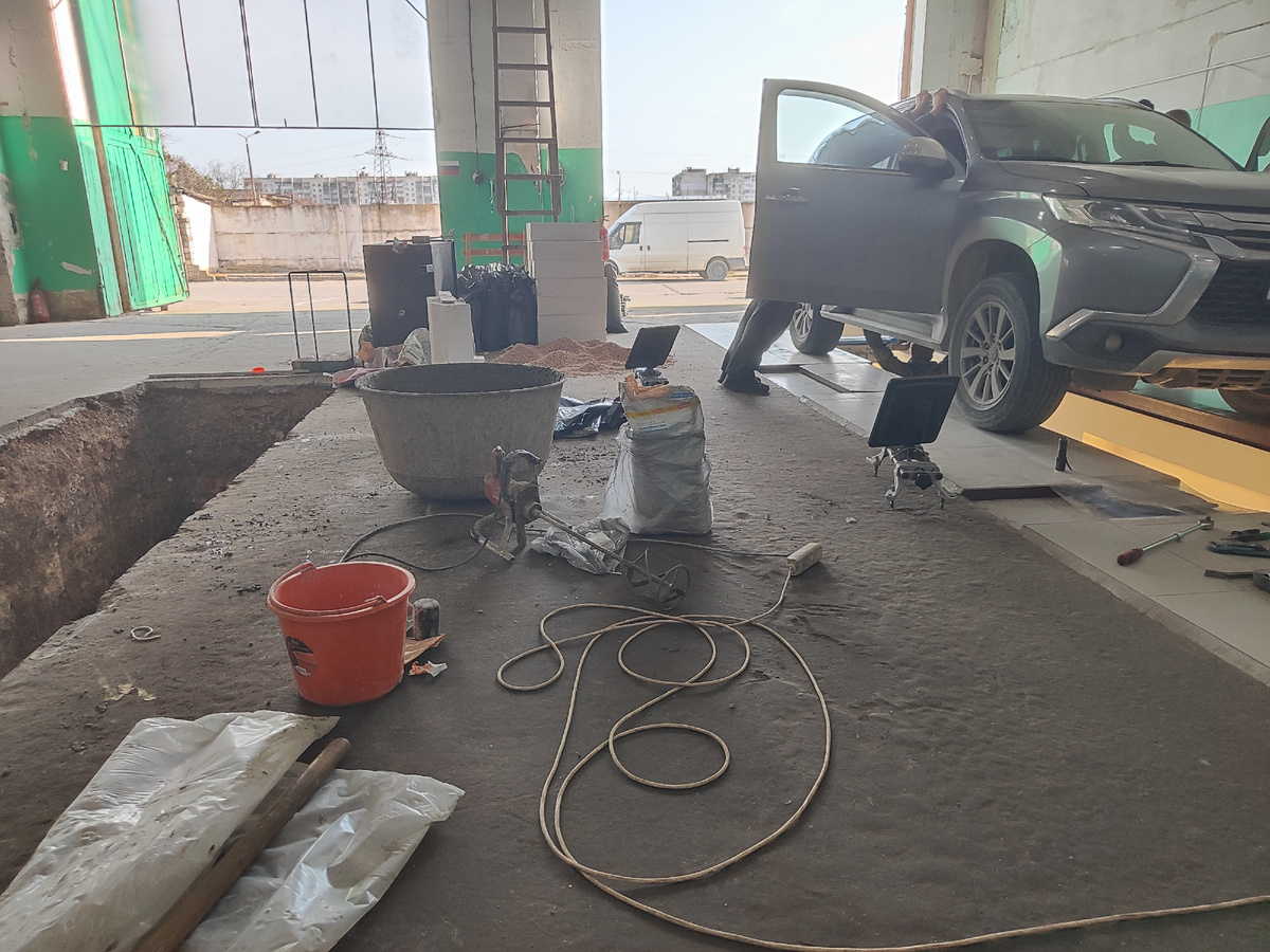 ремонт ямы рядом, надо потерпеть