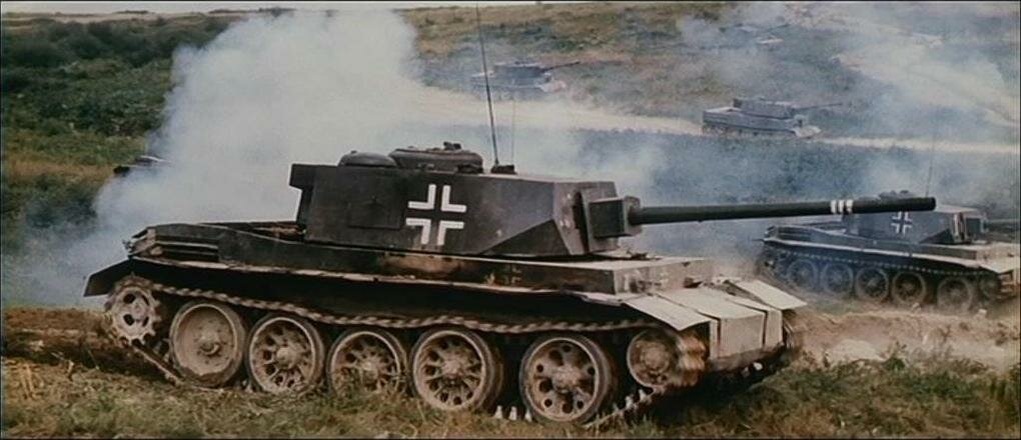 Даже в эпичной «Битве за Москву» 1985 года немецкие танки сделаны не слишком аккуратно.