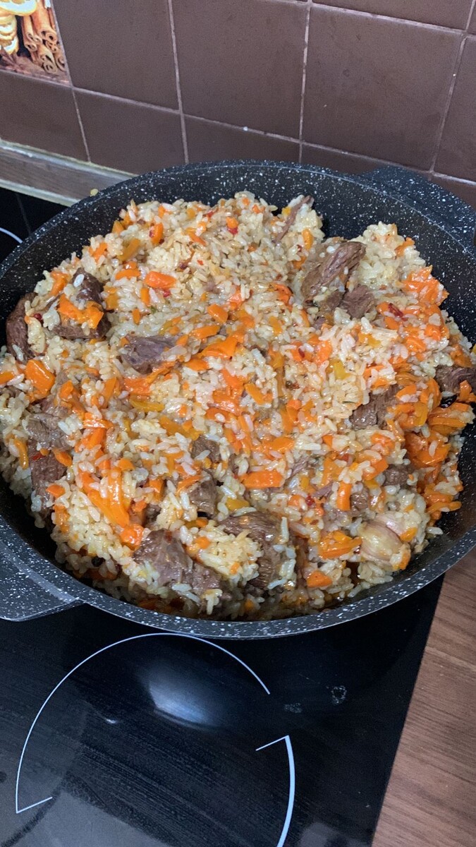 Мой младешький сделал на 8 марта плов по моему рецепту...