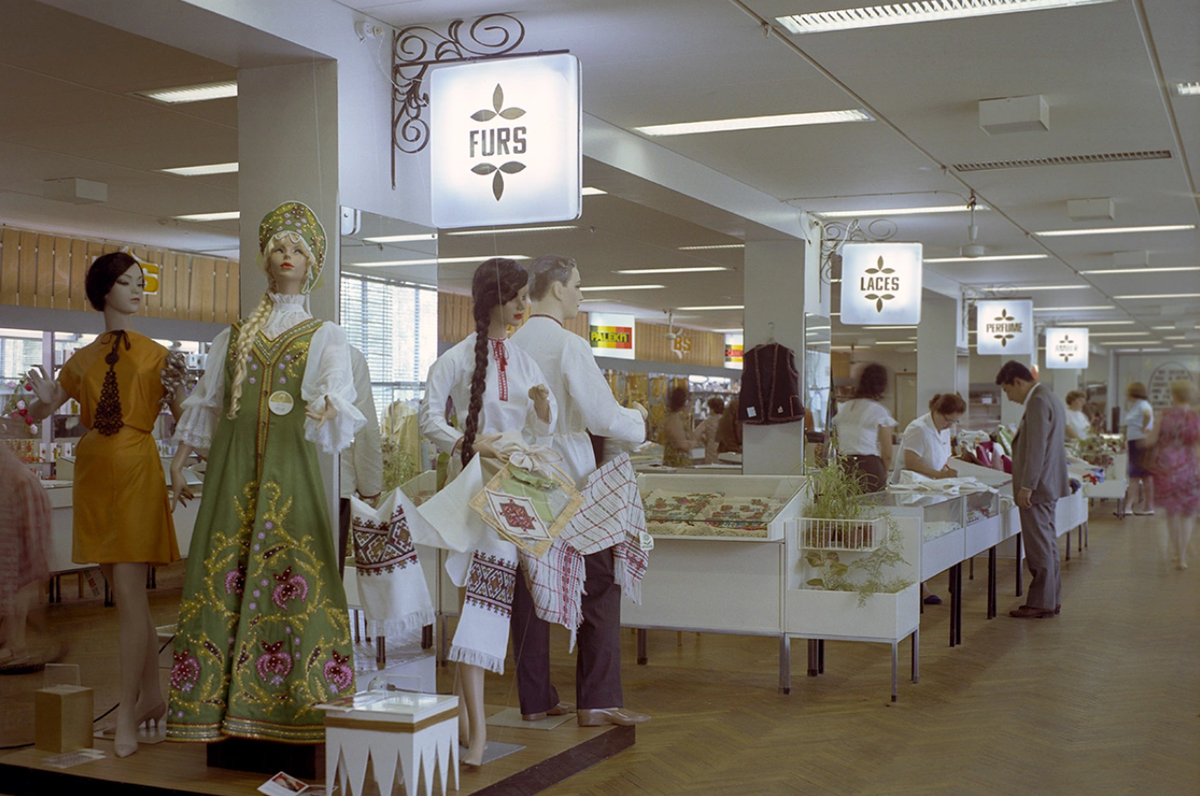 Торговый зал магазина «Березка» в Москве. 1974 год