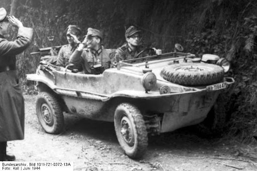  амфибия Type 166 Schwimmwagen (в переводе просто "плавающий автомобиль")