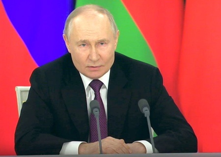    Путин согласился с предложенным американцами перемирием на Украине, но с условиями