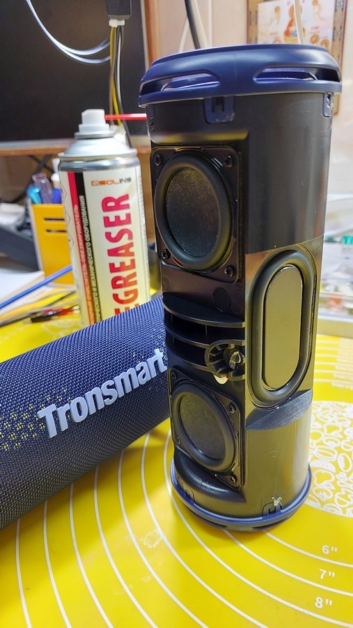 Tronsmart T7 Lite - снимаю одёжку. А там очень знакомые динамики, ну или прям очень похожие.