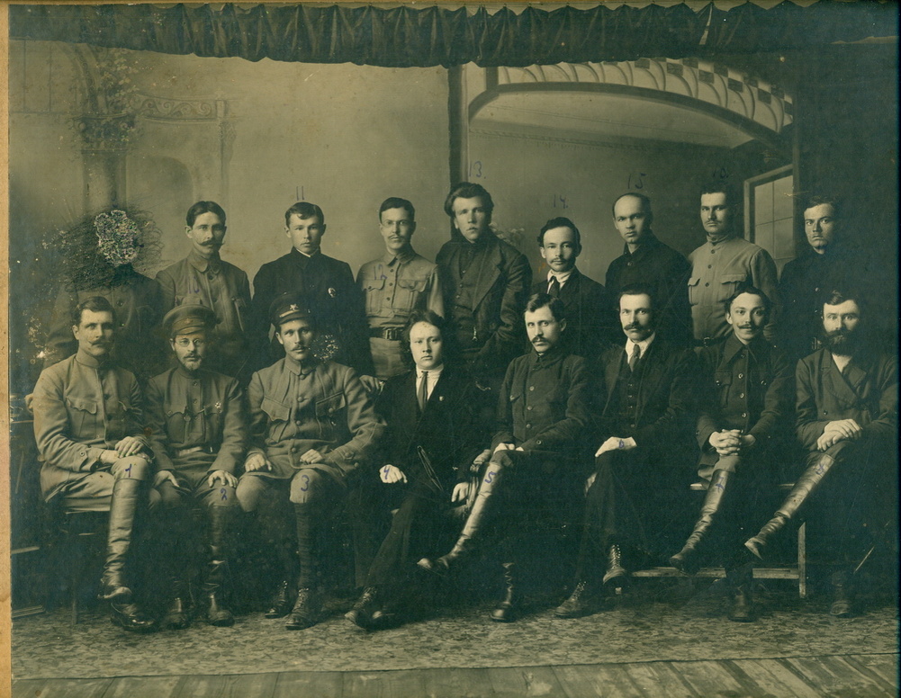 Съезд Советов в г. Нолинске Вятской губернии 1919 год. Источник: goskatalog.ru 