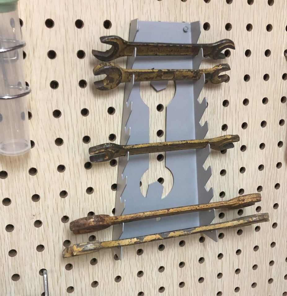 Изделие приобретено на Озоне, предлагается разными производителями в разных размерах и цветах. Там же можно найти 3D печатные аналоги.  