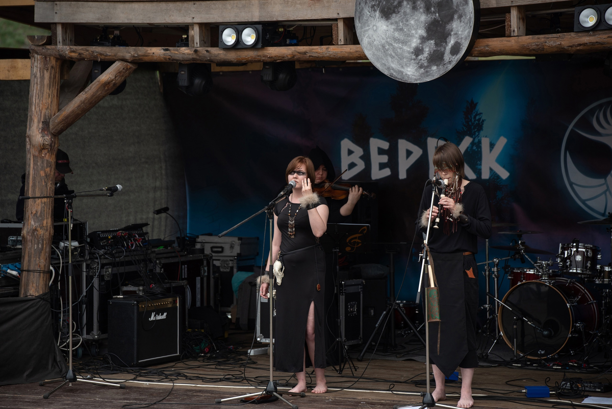 Автор фото — Анастасия Текучёва. Оно, пожалуй, наиболее точно отражает то, какой я запомнила эту группу.