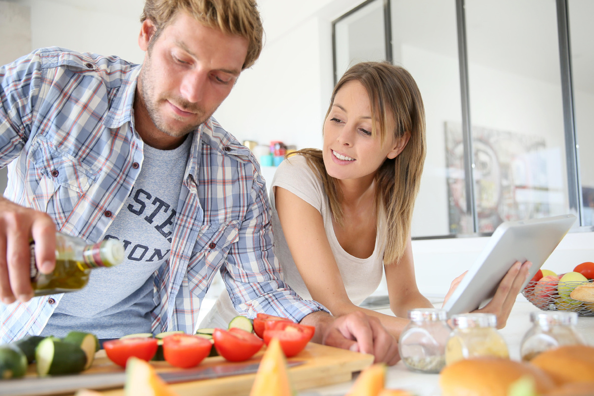     Женатые мужчины толстеют втрое чаще: учёные установили влияние брака на ожирение и лишний вес