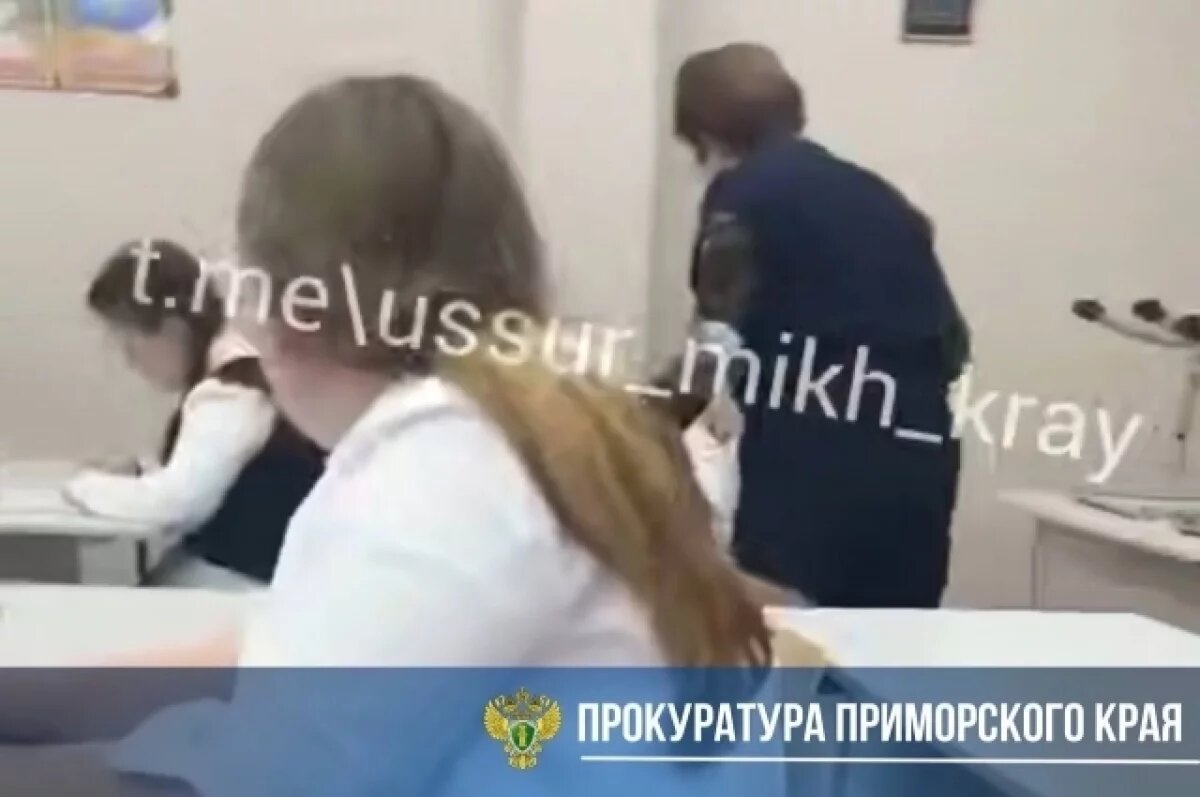    В ходе проверки было установлено, что на уроке русского языка ученик 6 класса нарушал дисциплину в классе, это и спровоцировало учителя