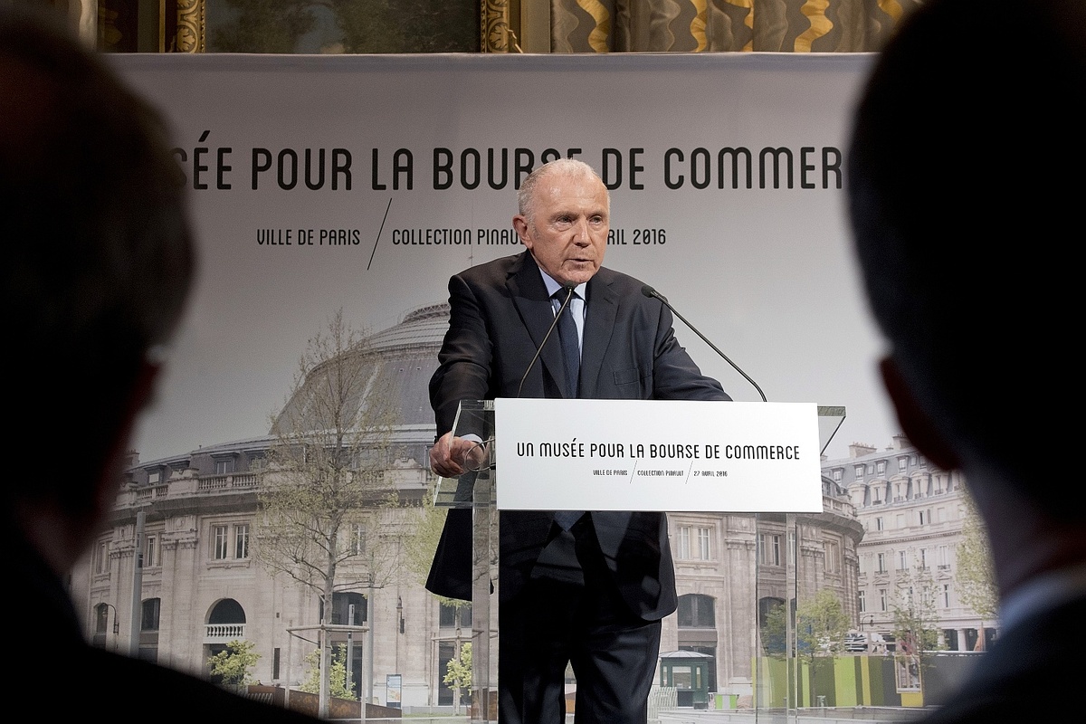 Франсуа Пино на презентации проекта музея в Париже