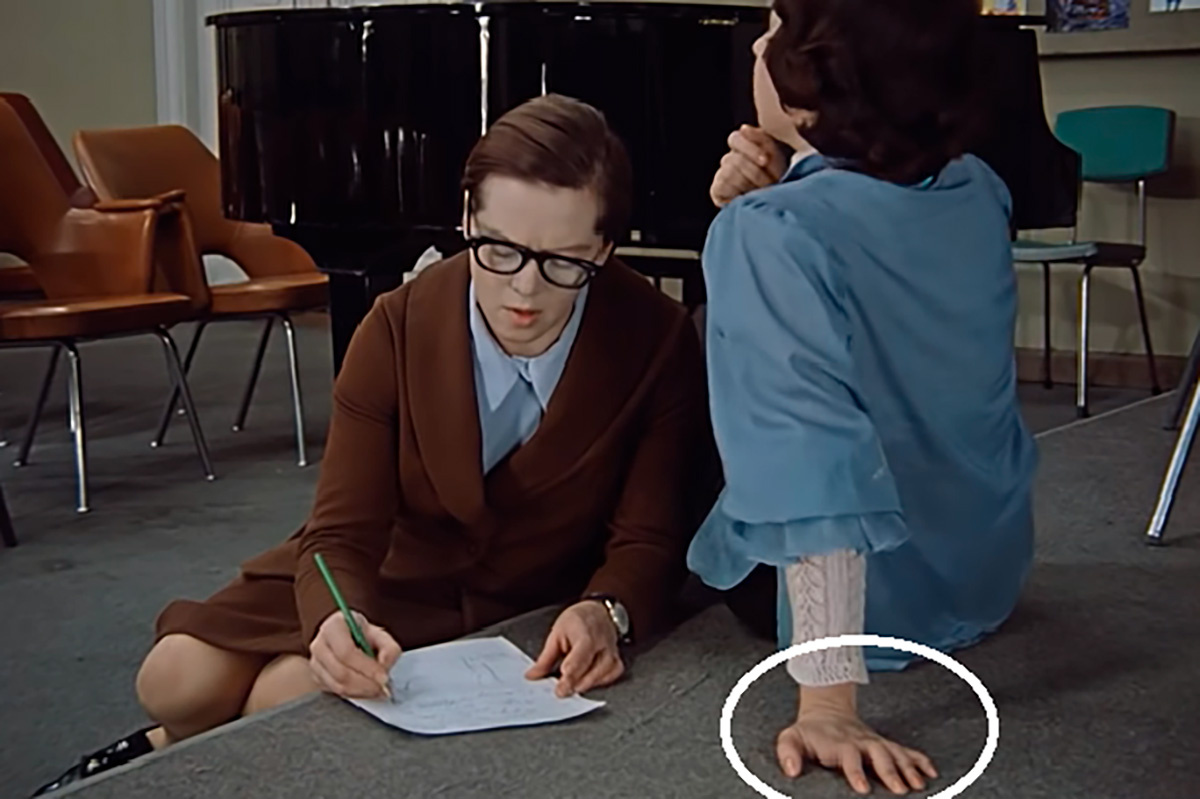 Киноконцерн «Мосфильм» / YouTube📷Кадр из фильма «Служебный роман»