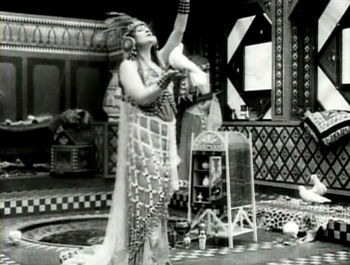 Кадр из фильмы