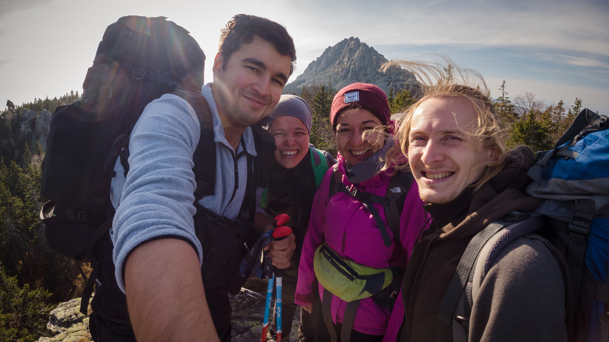 Ваш покорный слуга с попутчиками. А поехал один)