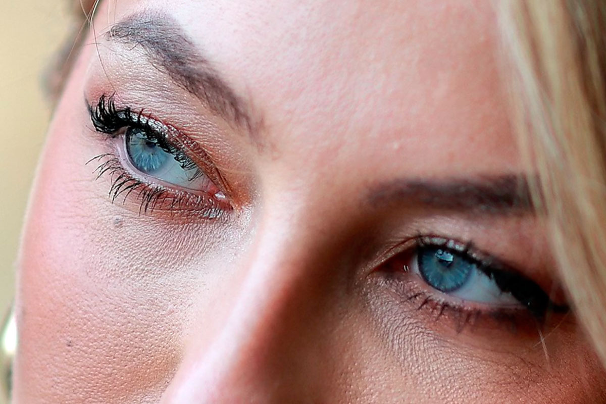 Вместо борьбы с этими состояниями, пациент учится жить с ними, что приводит к глубокому исцелению