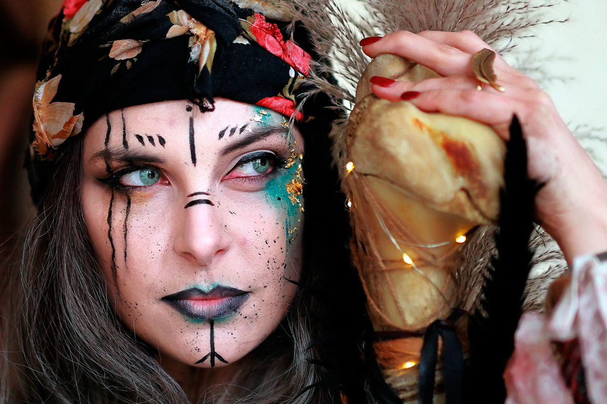 Наша социальная жизнь может быть племенной, но мы путешествуем в одиночку и должны научиться черпать силу и утешение изнутри