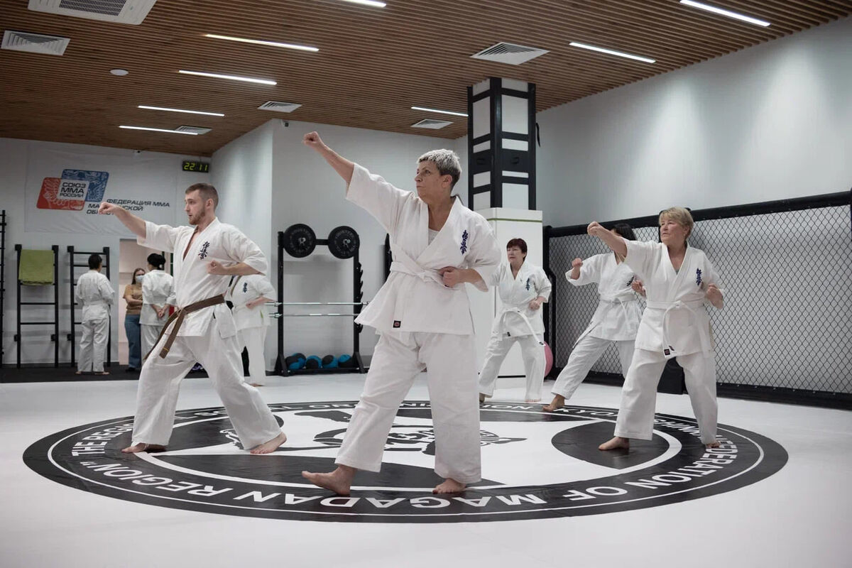 Фото: Занятия киокусинкай для людей старшего возраста в Магадане / Телеграм-канал правительства Магаданской области