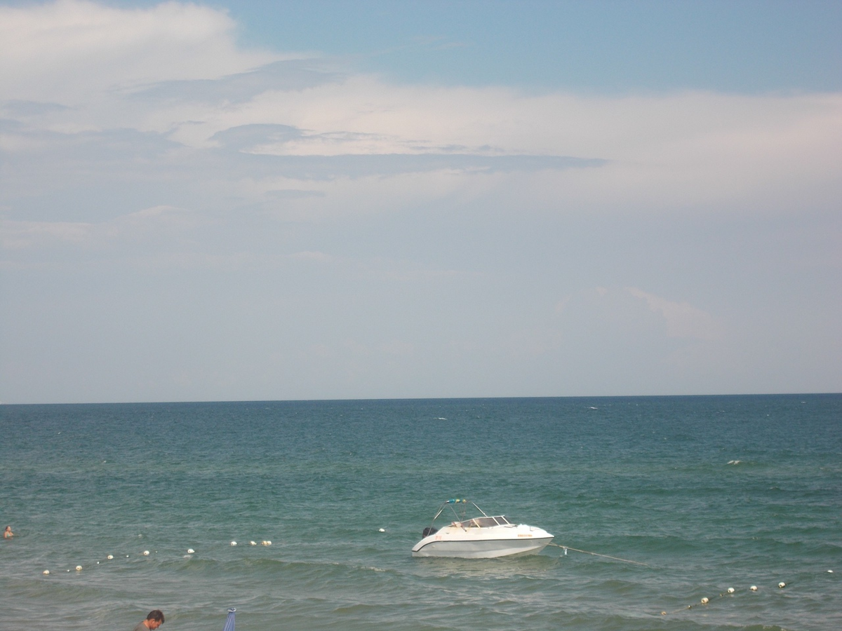 Просто море. Фото их архива автора.