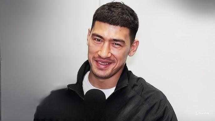 Дмитрий Бивол даёт интервью перед боем